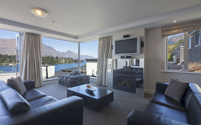 Luxury Lake Suites