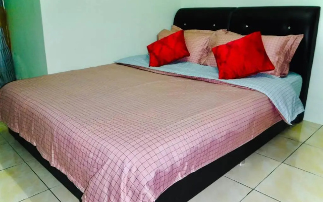 LILY VACATION HOME at CAMERON HIGHLANDS - 13 PAX,FREE WiFi w CARPORCH – Guest Rooms – Tanah Rata