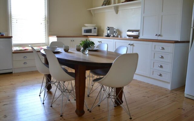 20 Hill Avenue Bed & Breakfast