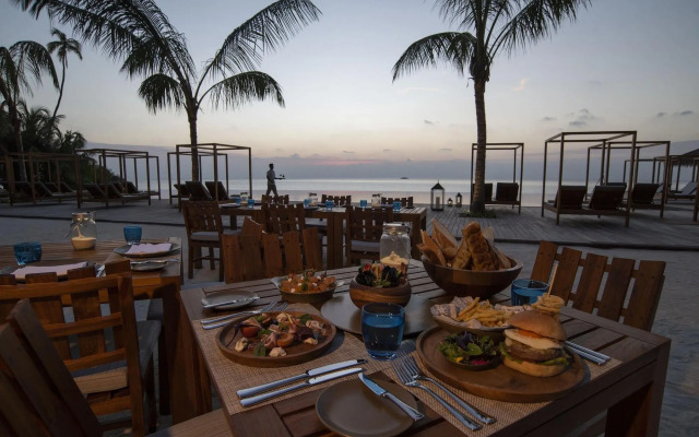 The Residence Maldives at Dhigurah Hotel