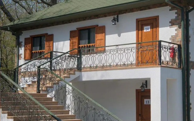 River Inn Hotel