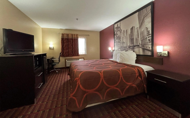 Super 8 by Wyndham Paris IL