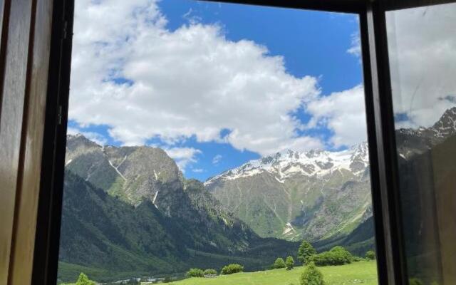 Panorama Ushba