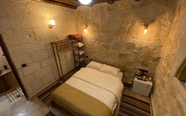 Ceran Stone House
