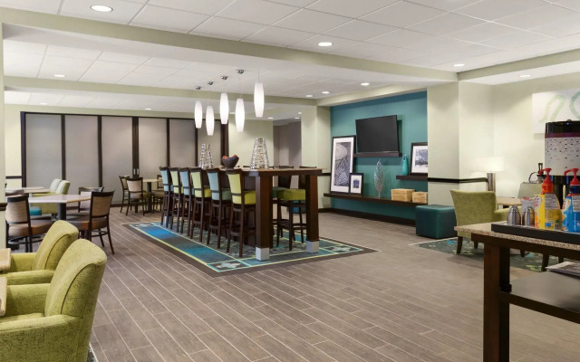 Hampton Inn Fairmont