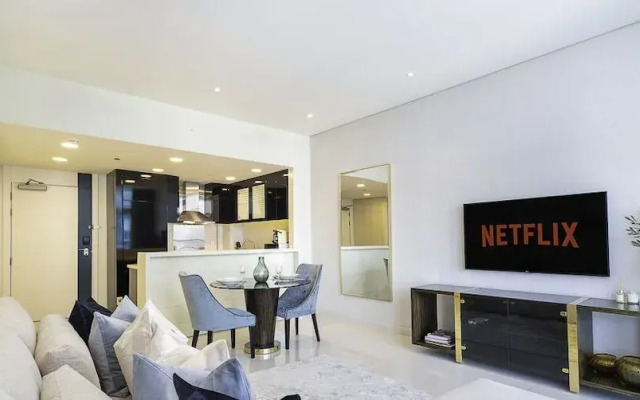 LUX The Bays Edge Canal View Suite