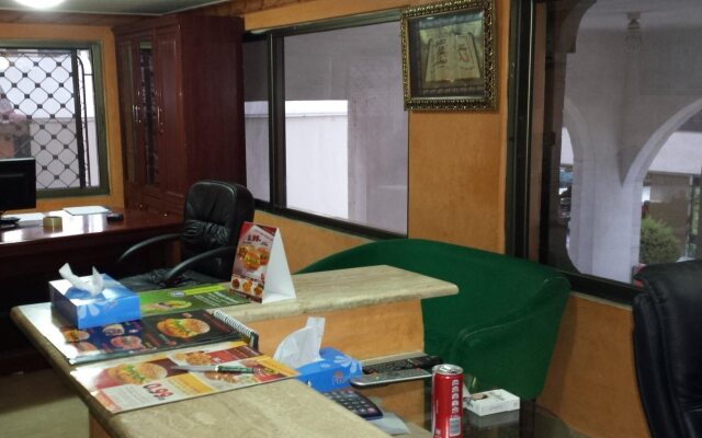 Al Reem Hotel Apartments