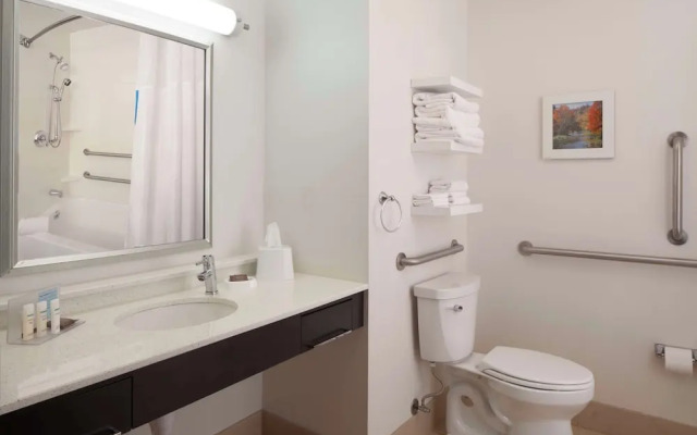 Hampton Inn Charleston-Southridge