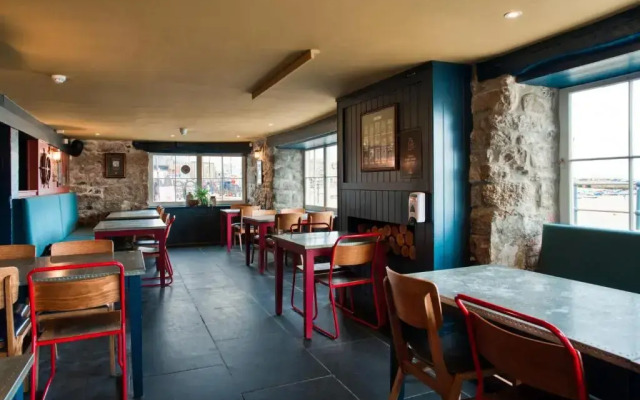 Lifeboat Inn