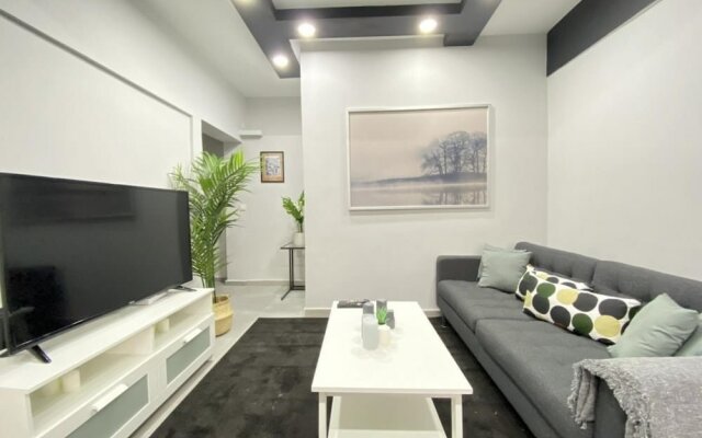 Flat Near Bagdat Street With Chic Interior Design