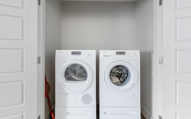 Luxury 1BR Condos in California Building