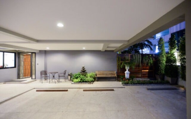 The Pad Silom Convent Serviced Apartment