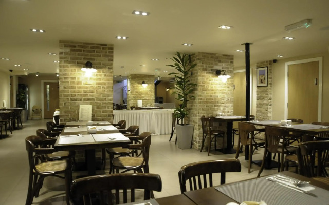 Kings Cross Inn Hotel