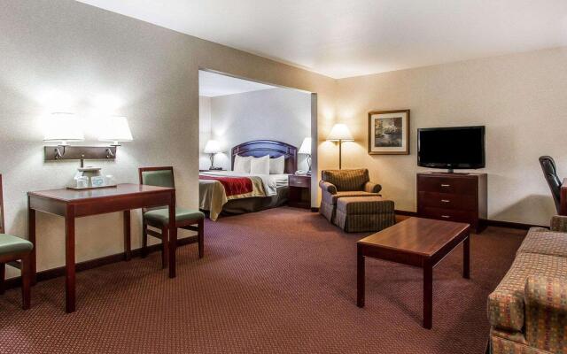 Quality Inn & Suites Fort Madison near Hwy 61