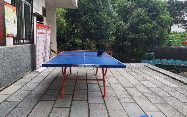 Qingli River Mountain Hotel (Yangshuo Xianggongshan Branch)