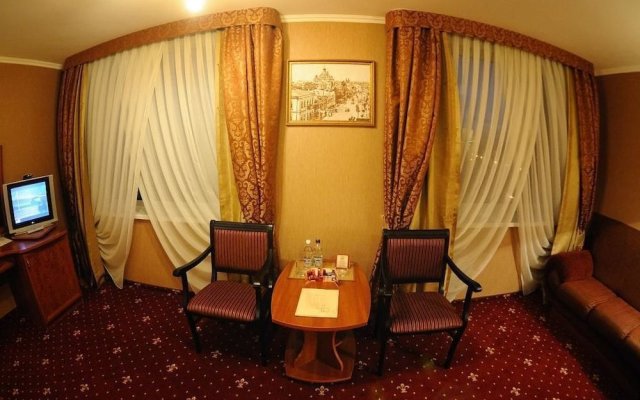 Гостиница «Мир» в Ровно