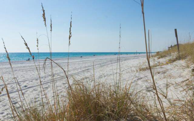 Beach Haven! 2BR 2BA Sleeps 6! Coastal Paradise Awaits!