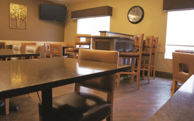 Best Western Plus Riverfront Hotel & Suites