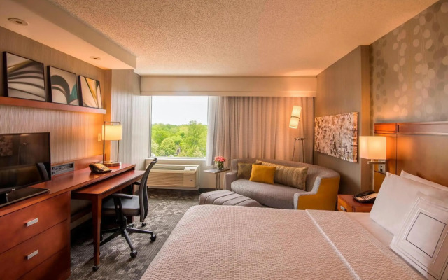 Courtyard by Marriott Bethesda/Chevy Chase