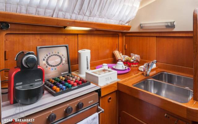 Boat  Breakfast Cagliari