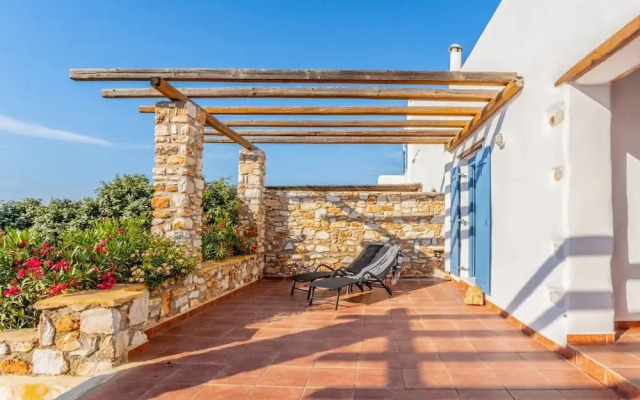 Villa Ioanna for 10 - Allparos Villas