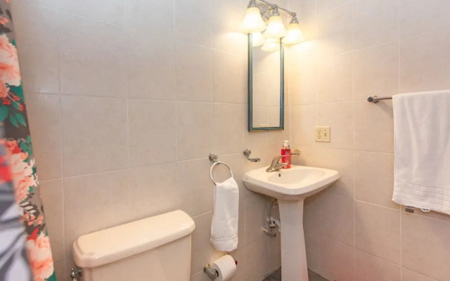 Sunset Villas 12D 2 Bedroom Condo By Redawning