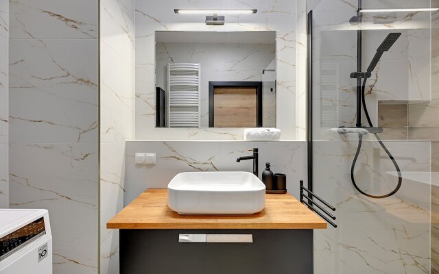 Lion Apartments - Botanica