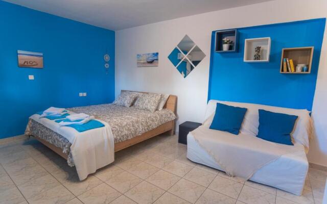 The cool underground studio apartment kos