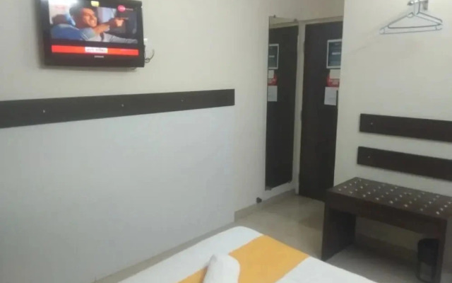 Peanut Hotel by JK Rooms