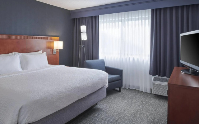 Courtyard by Marriott Detroit Troy