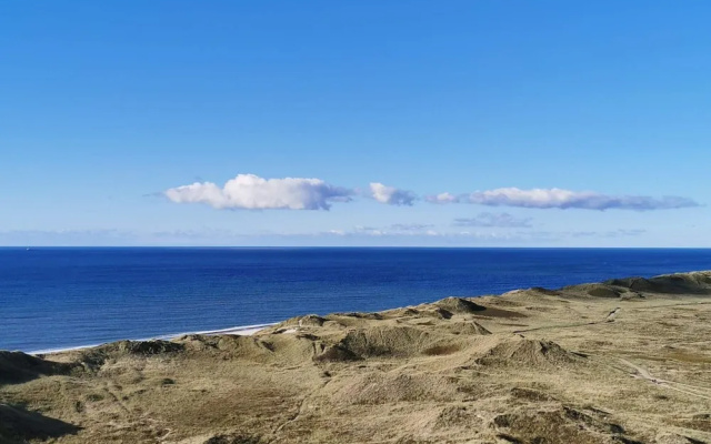 Cozy Holiday Home in Henne near Sea