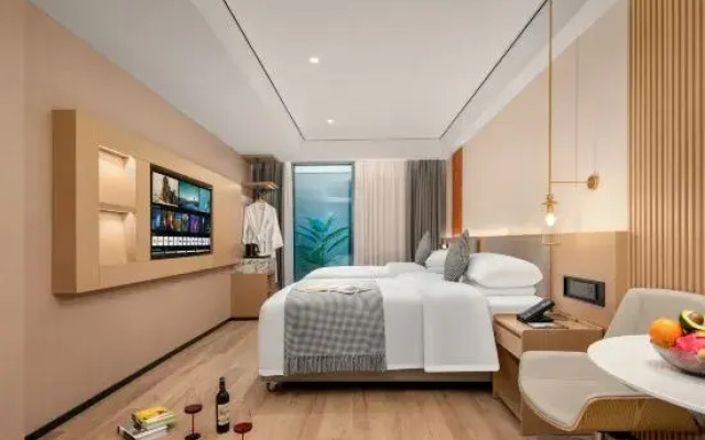 Dongguan Tangxia Baifeilin Hotel (South High-speed Railway Station)