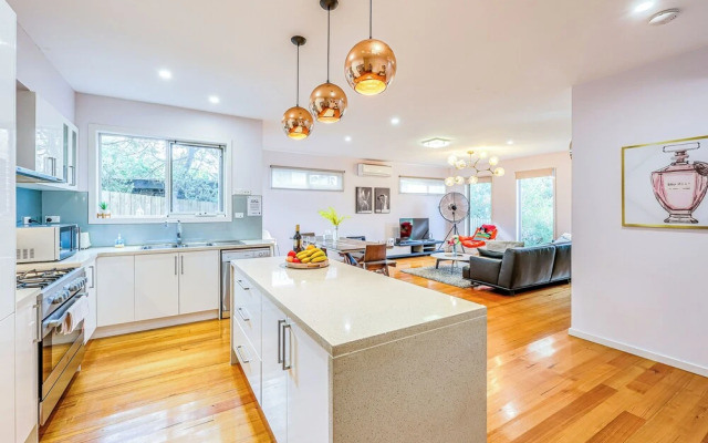 Melbourne Luxury Villa at Doncaster