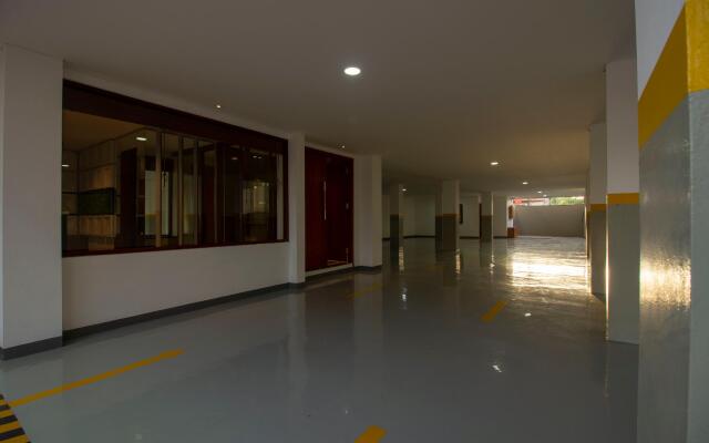 RedDoorz Plus @ CBD Bintaro