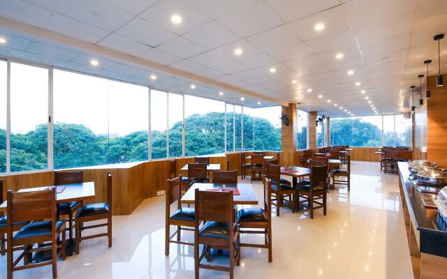 Capital O 18430 The Dawn Hotel