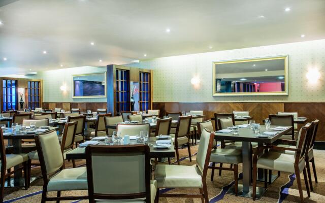 Crowne Plaza London Ealing by IHG