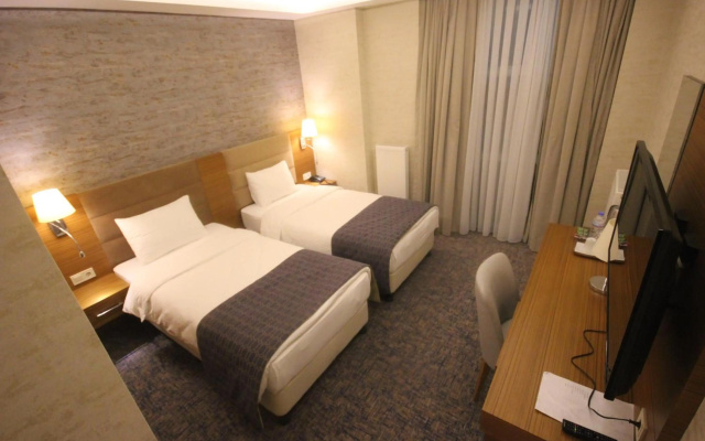Garden Zara Hotel