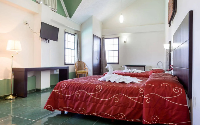 Hotel Raldos Inn