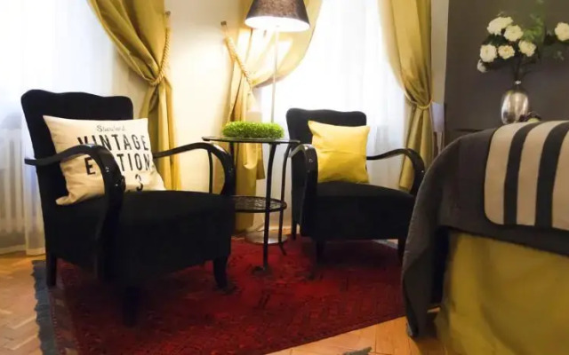 Golden Stars Deluxe Budapest Apartment