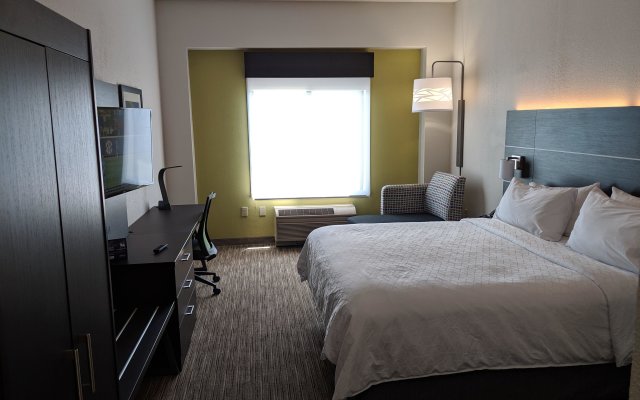 Holiday Inn Express & Suites Charlotte-Concord-I-85, an IHG Hotel