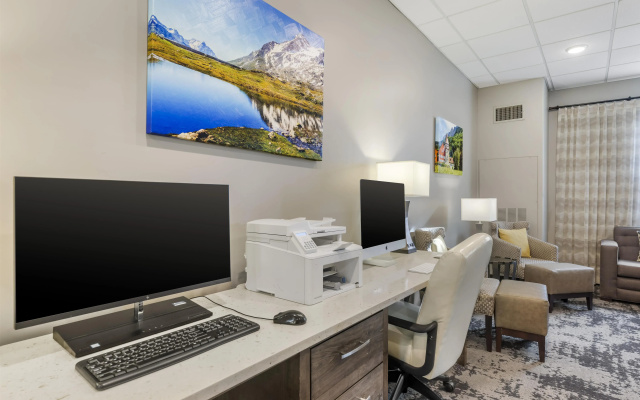 Best Western Plus Swiss Chalet Hotel & Suites