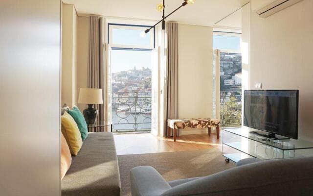 Porto View by Patio 25