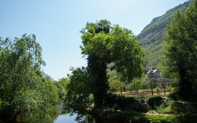 House With Large Garden, Right Next to the River