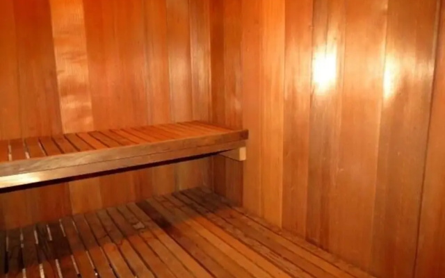 Mountain Watch 4 Bedroom Chalet by RedAwning