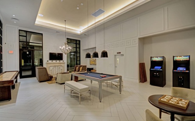 Global Luxury Suites Baypointe Station