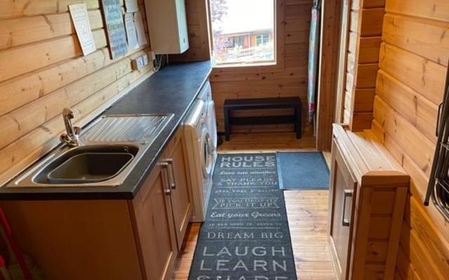 Luxury 3 bedroom, 3 bathroom lodge with hot tub