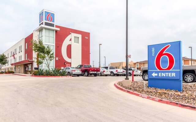 Motel 6 Laredo, TX - Airport