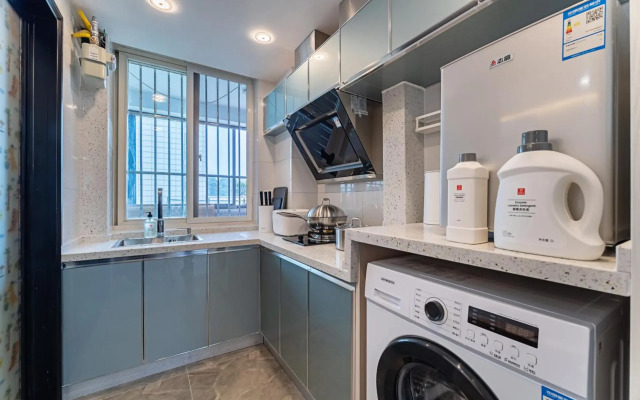 Locals Apartment Place 99