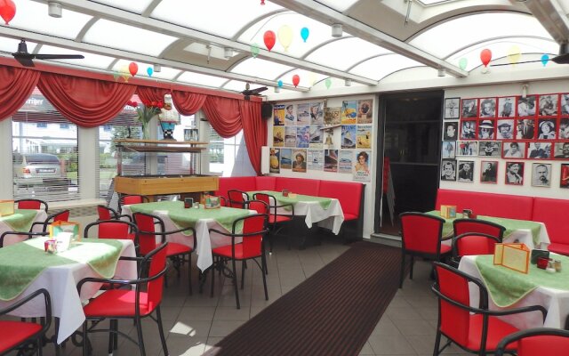 Strandhotel Villa Louisa & Appartementhäuser Villa Josephine und Christine