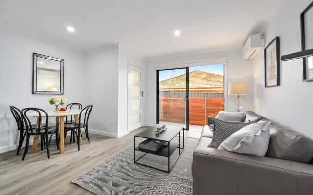 Comfort & Style - Luxurious Central Apartment